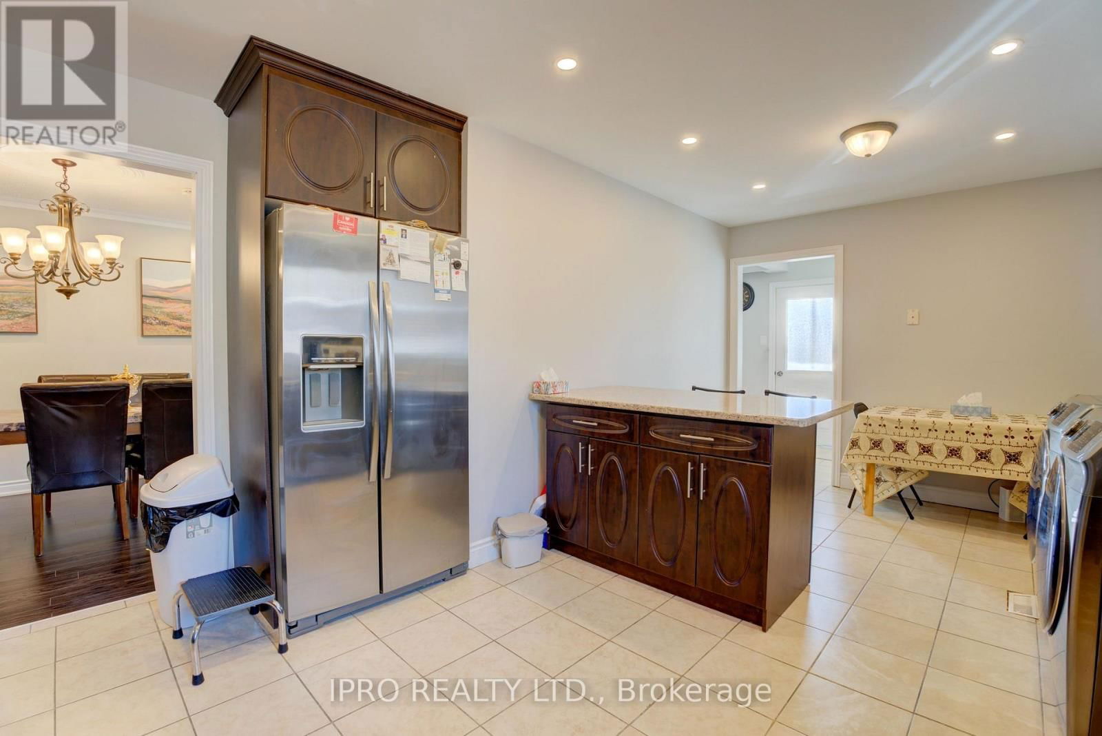 208 MEADOWS BOULEVARD Image 10