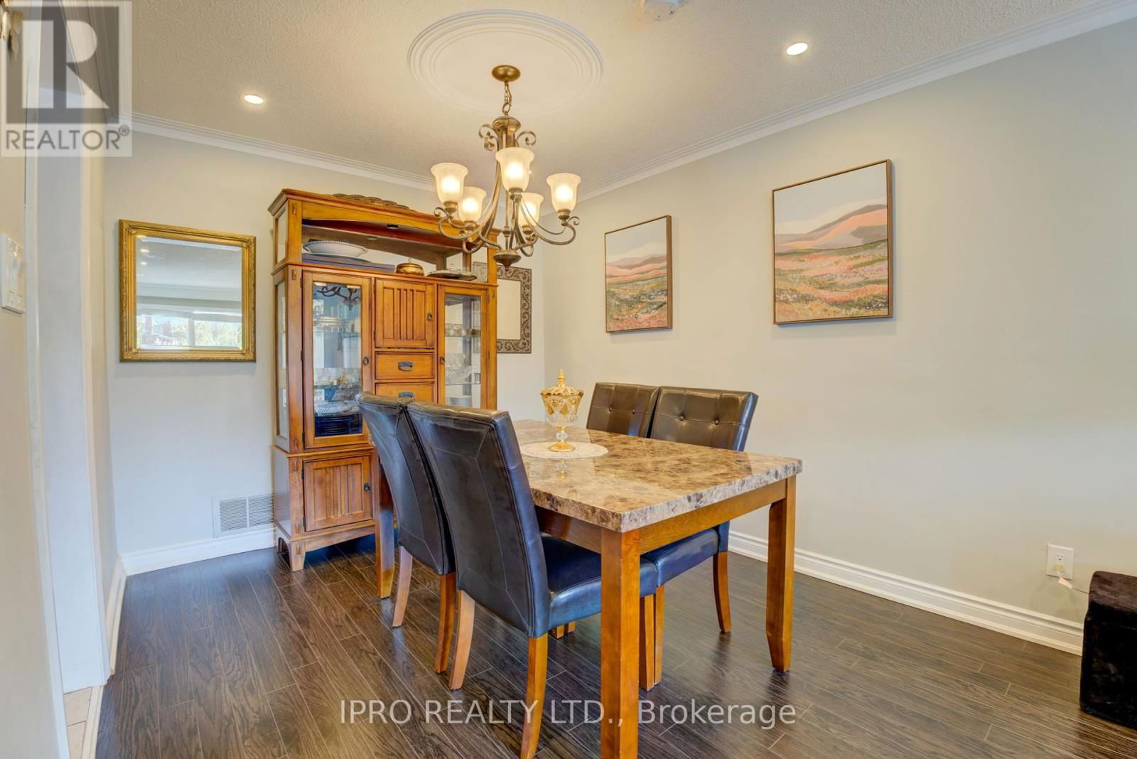 208 MEADOWS BOULEVARD Image 12