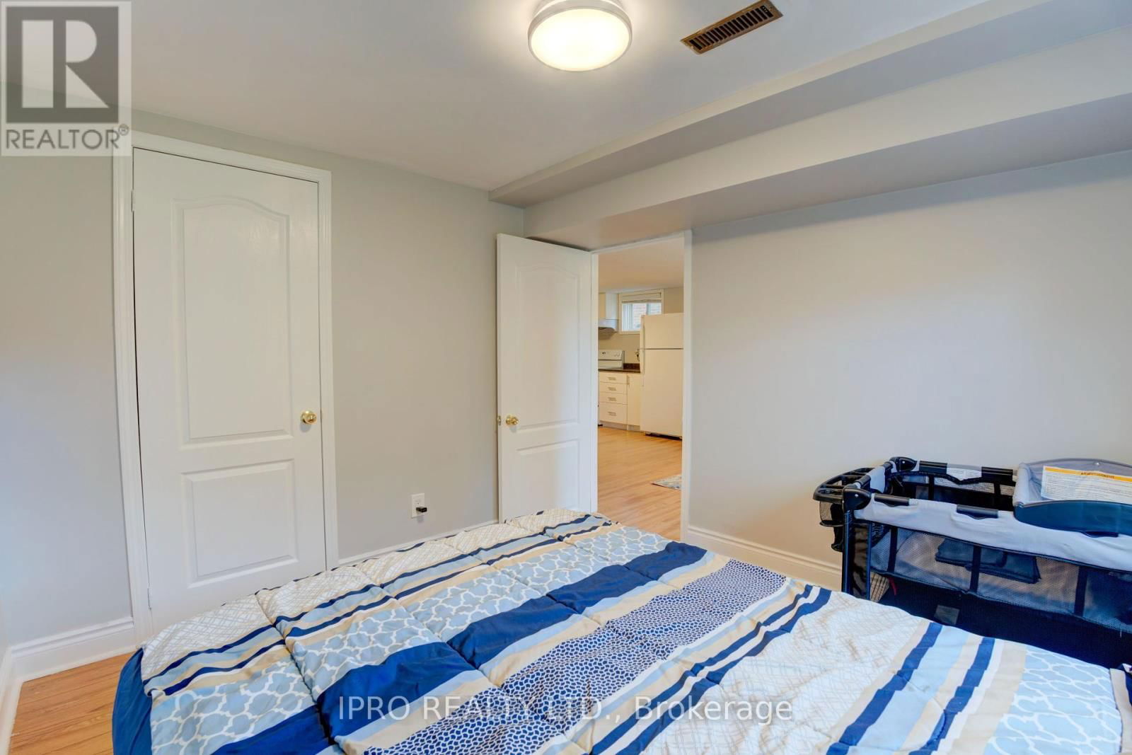 208 MEADOWS BOULEVARD Image 26
