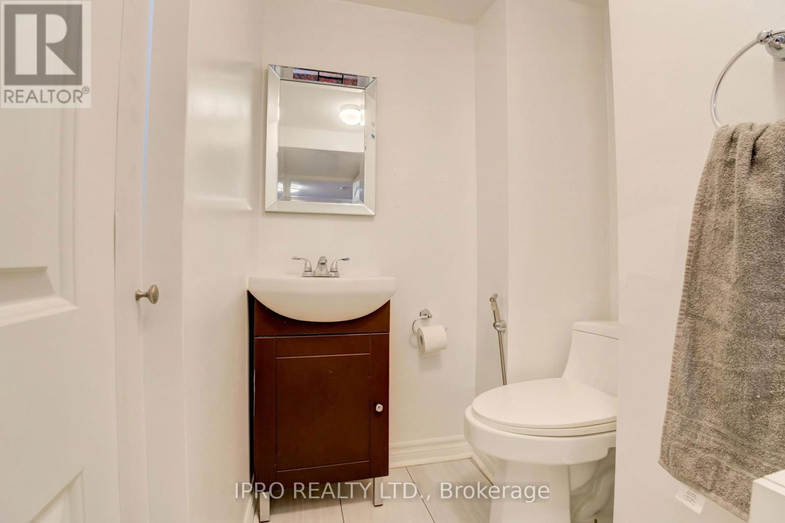 208 MEADOWS BOULEVARD Image 29