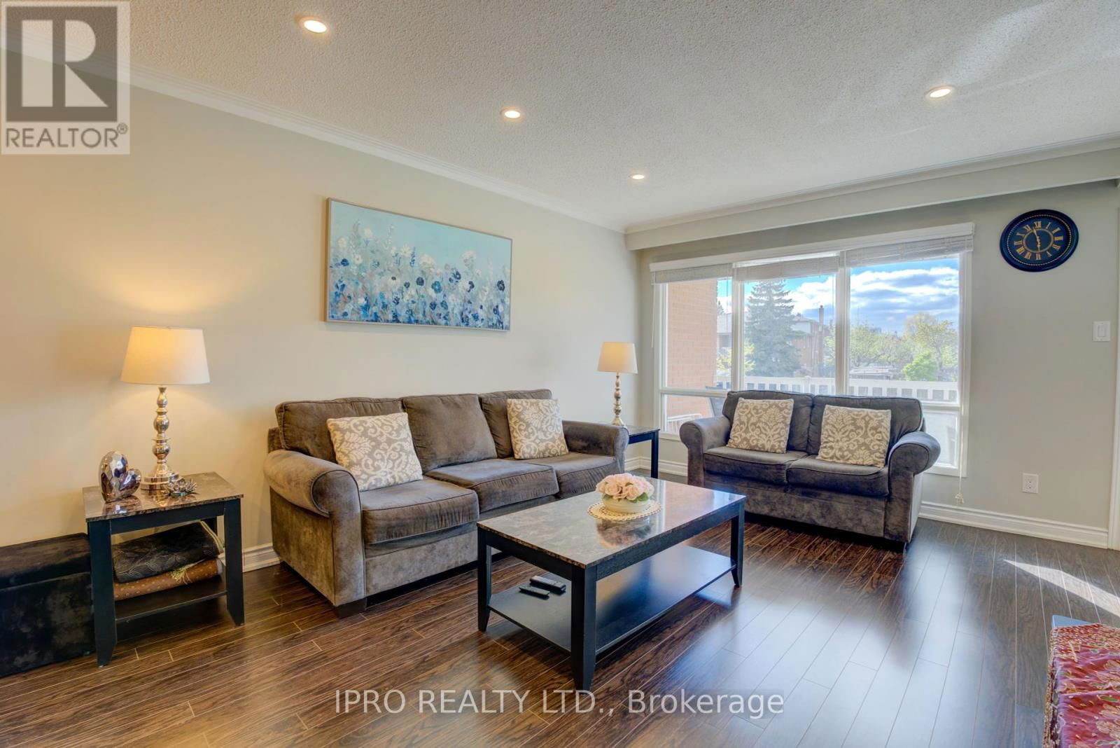 208 MEADOWS BOULEVARD Image 7