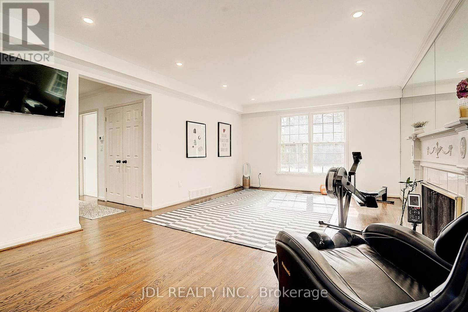 312 DALEWOOD DRIVE Image 10