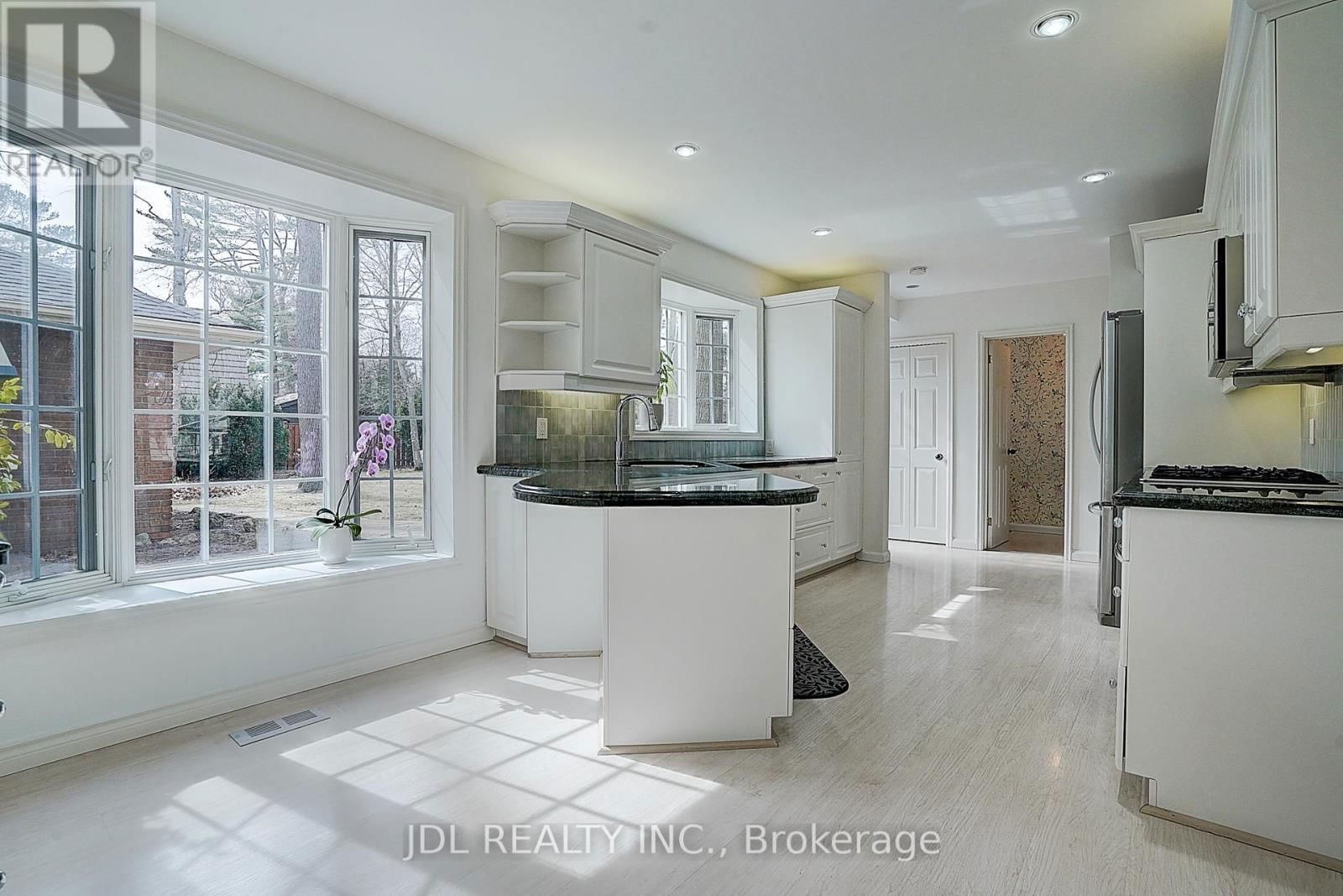 312 DALEWOOD DRIVE Image 15
