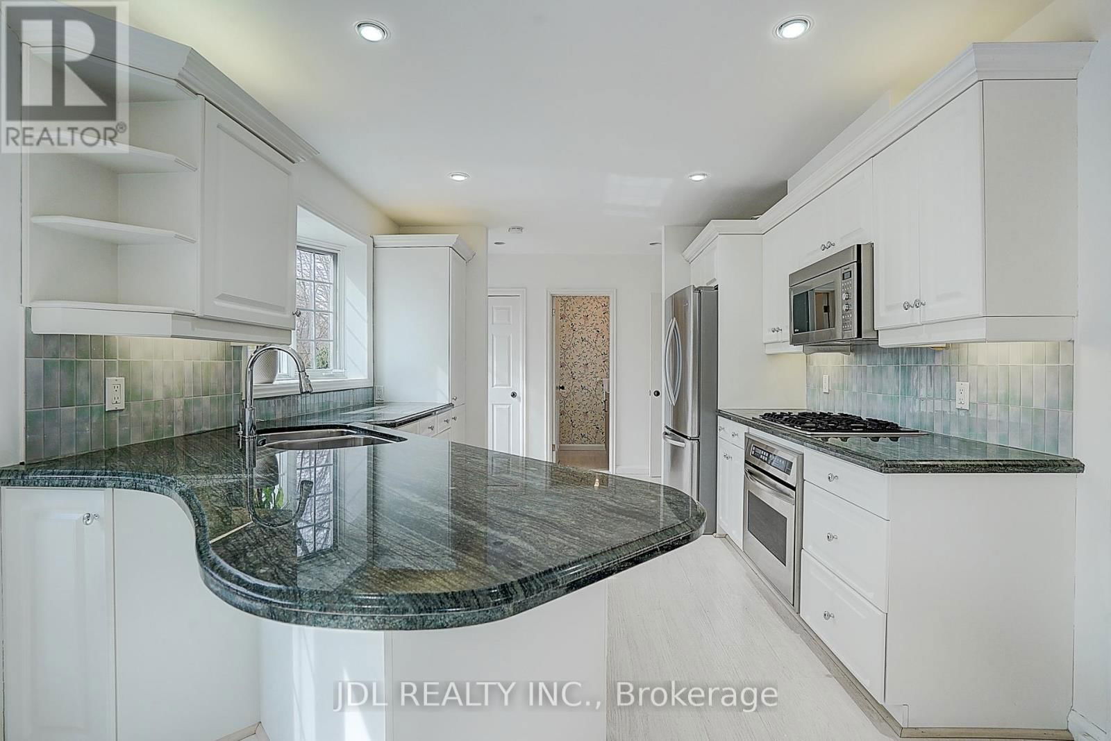 312 DALEWOOD DRIVE Image 18