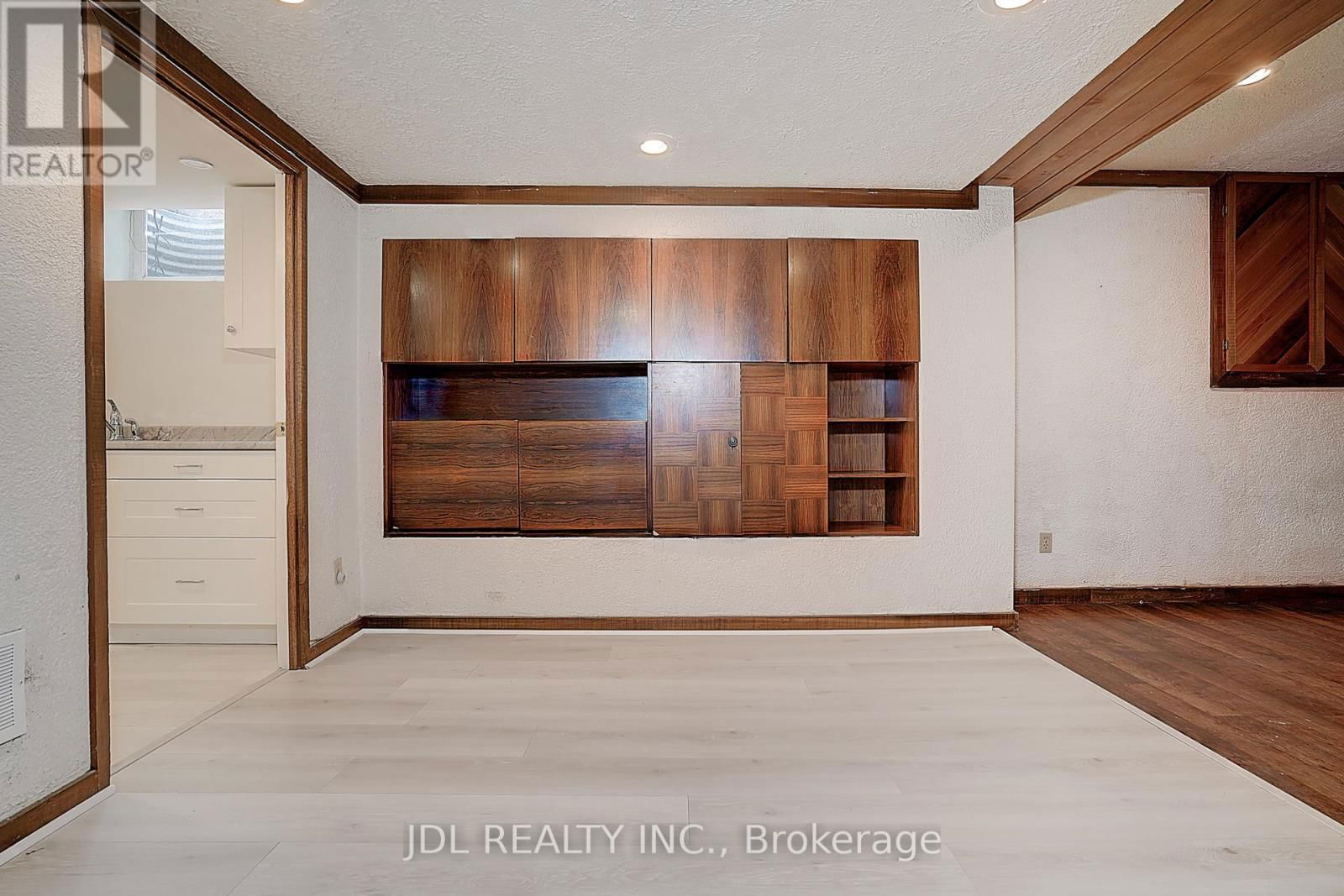 312 DALEWOOD DRIVE Image 31