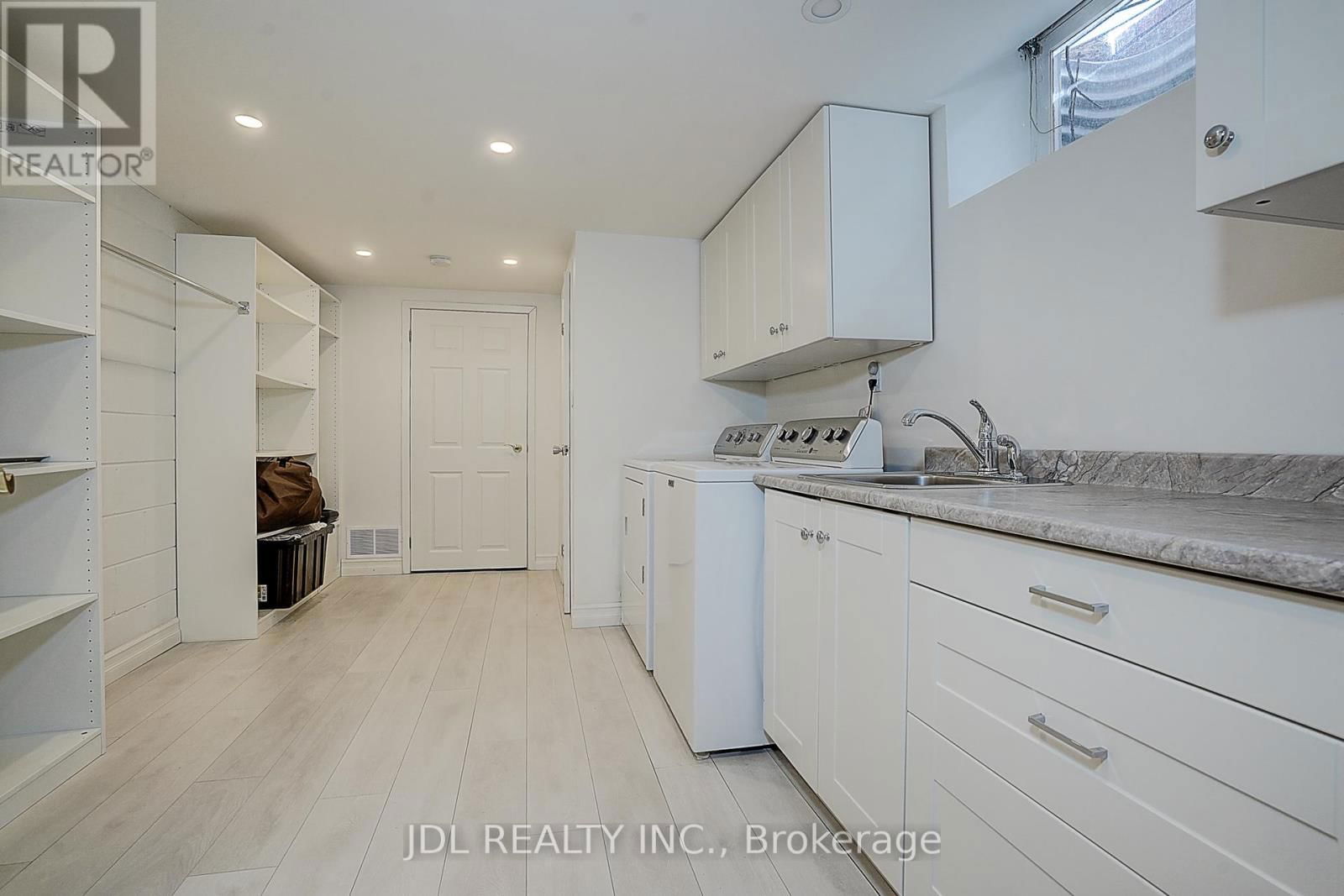 312 DALEWOOD DRIVE Image 34