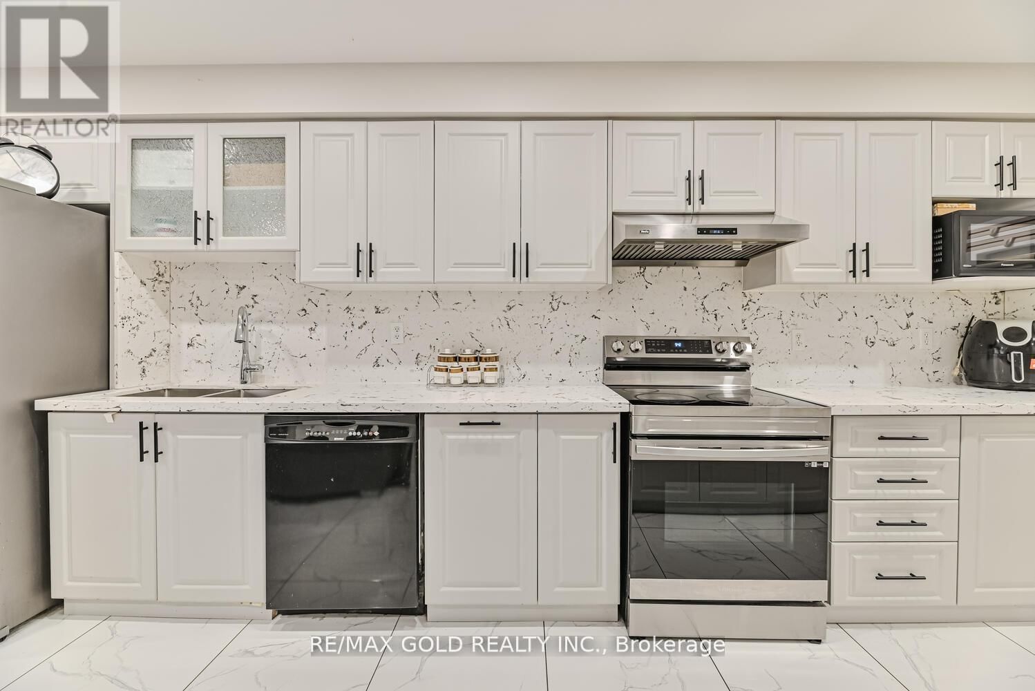 9 FAIRLAWN BOULEVARD Image 13