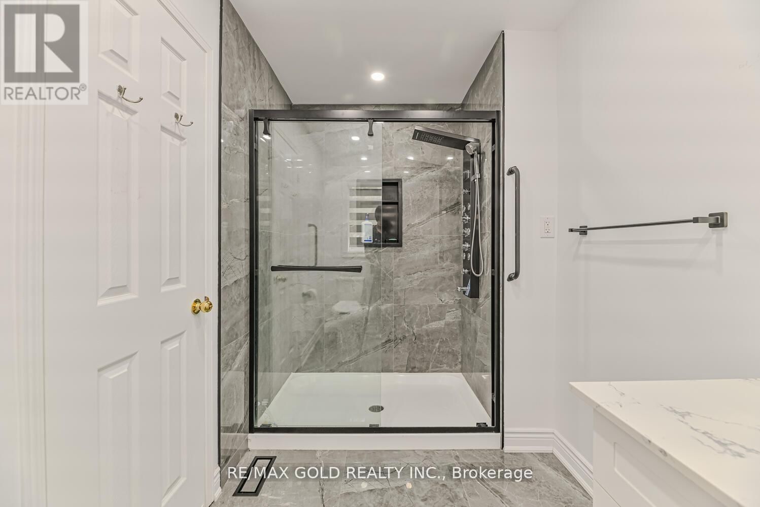 9 FAIRLAWN BOULEVARD Image 18
