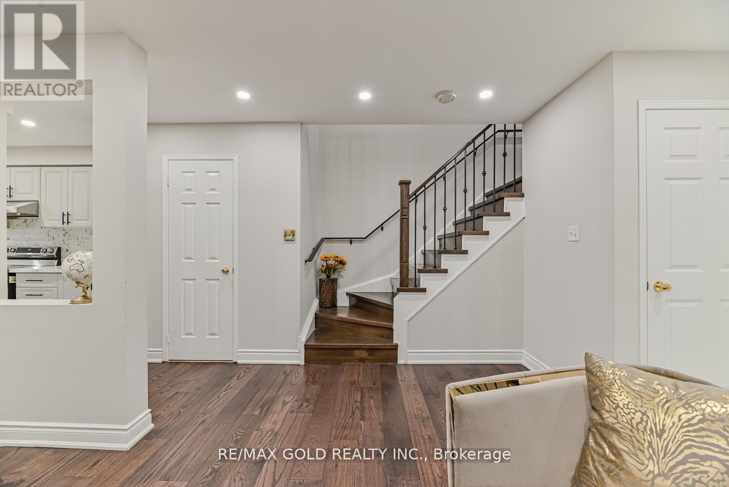 9 FAIRLAWN BOULEVARD Image 7