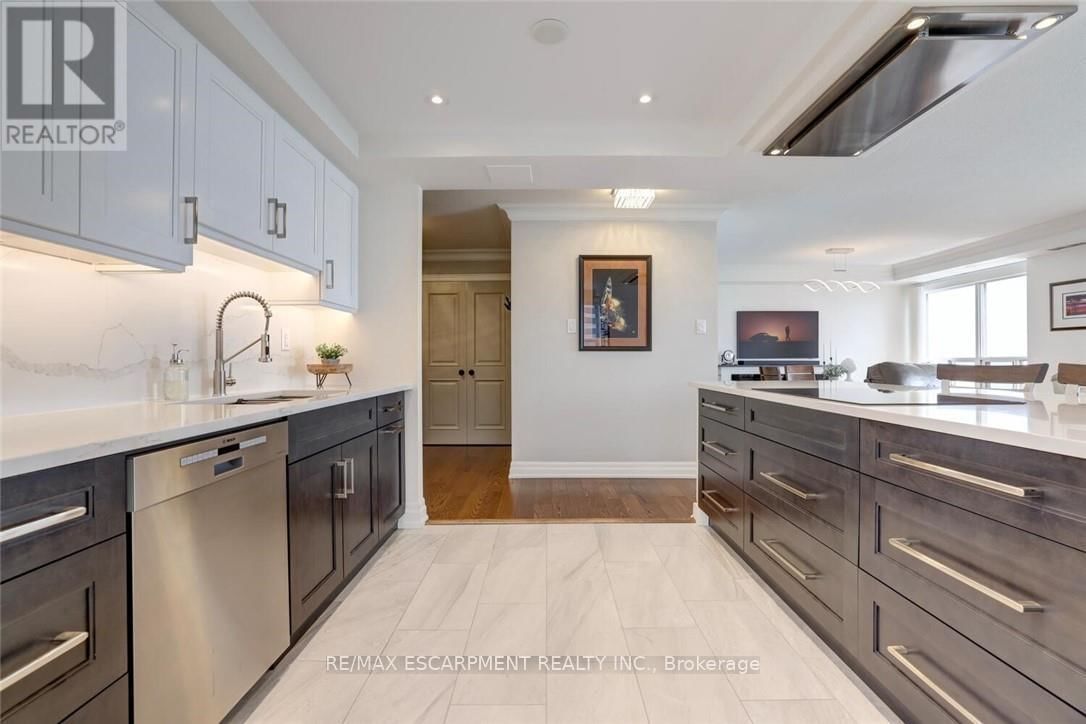 803 - 2210 LAKESHORE ROAD NORTH Image 18