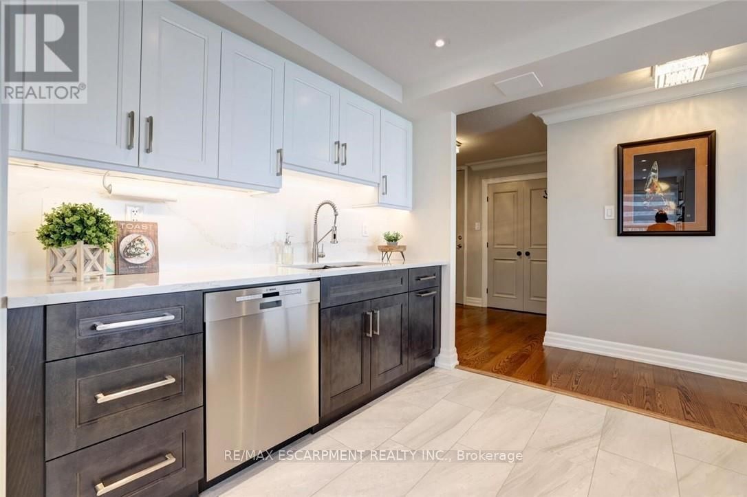 803 - 2210 LAKESHORE ROAD NORTH Image 23