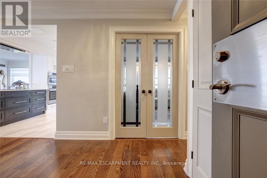 803 - 2210 LAKESHORE ROAD NORTH Image 32