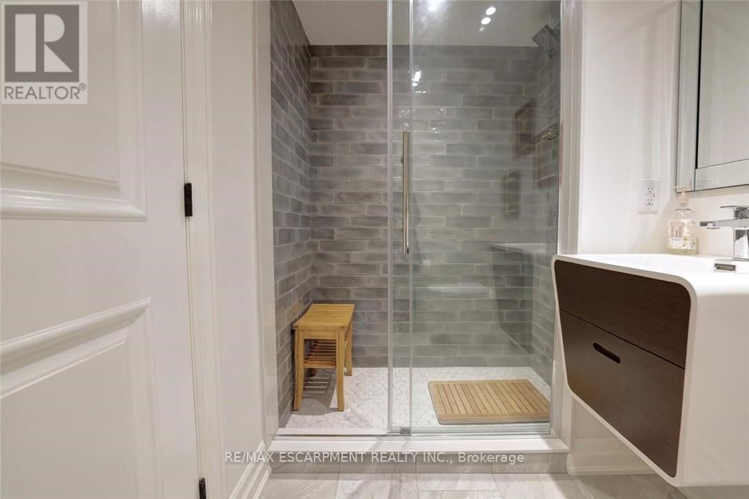 803 - 2210 LAKESHORE ROAD NORTH Image 36