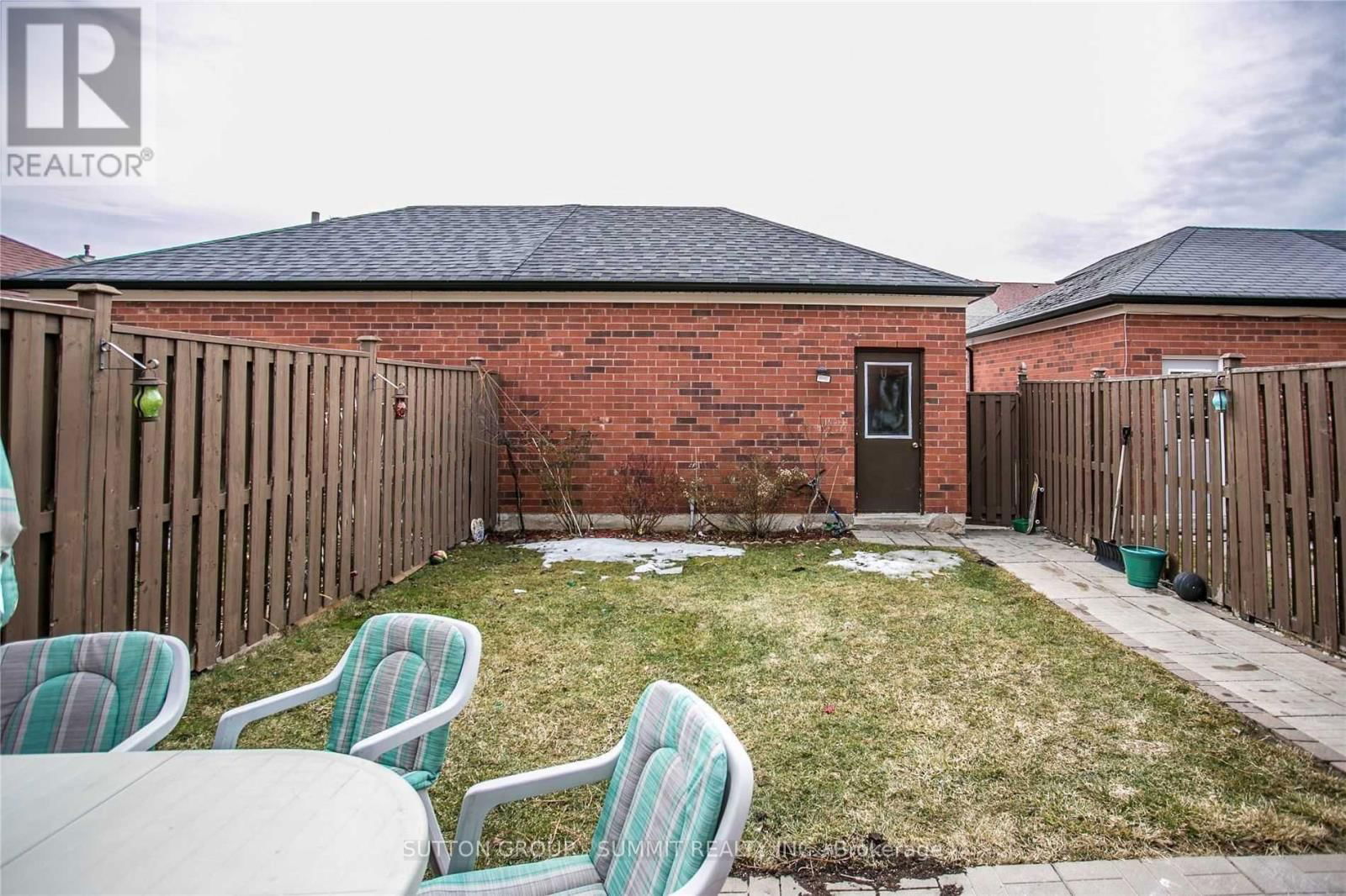 5828 TENTH LINE WEST Image 19