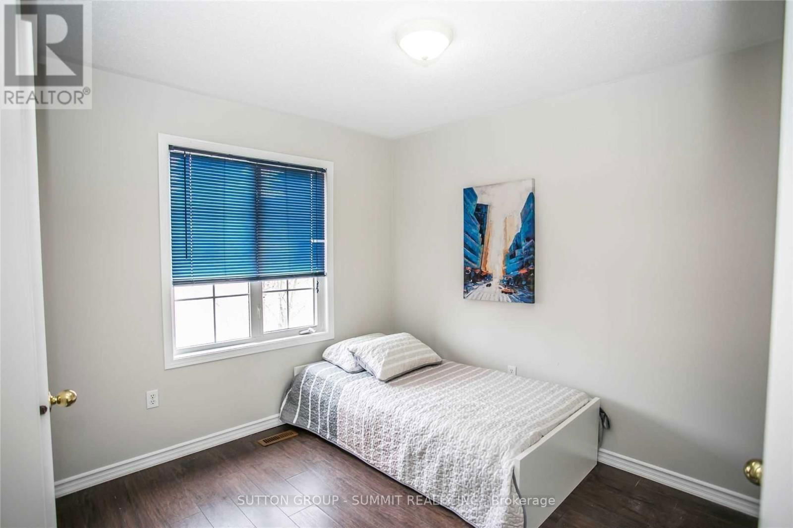 5828 TENTH LINE WEST Image 8