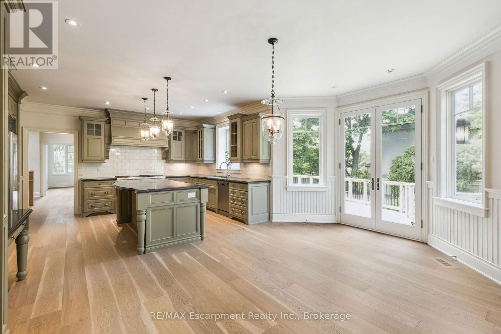212 POPLAR DRIVE Image 12