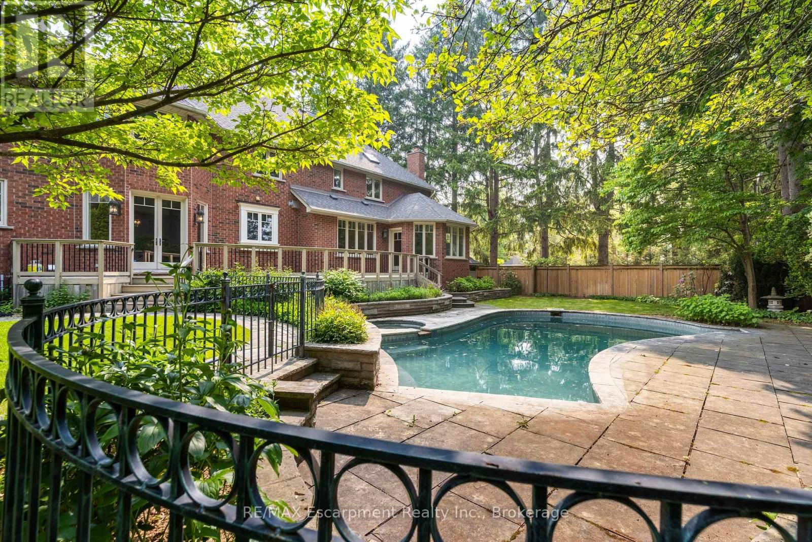 212 POPLAR DRIVE Image 2
