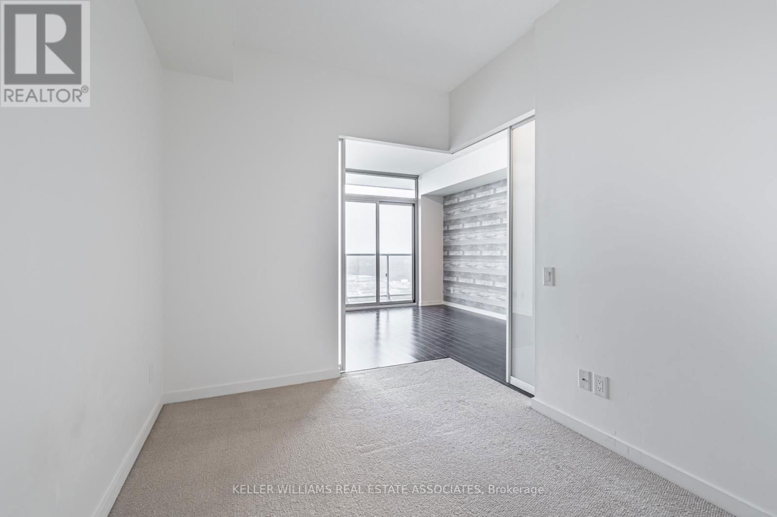 2206 - 105 THE QUEENSWAY Image 22