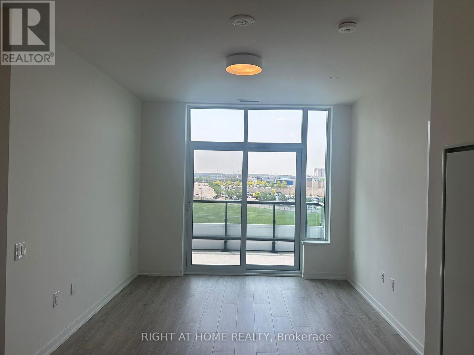723 - 2485 EGLINTON AVENUE WEST Image 15