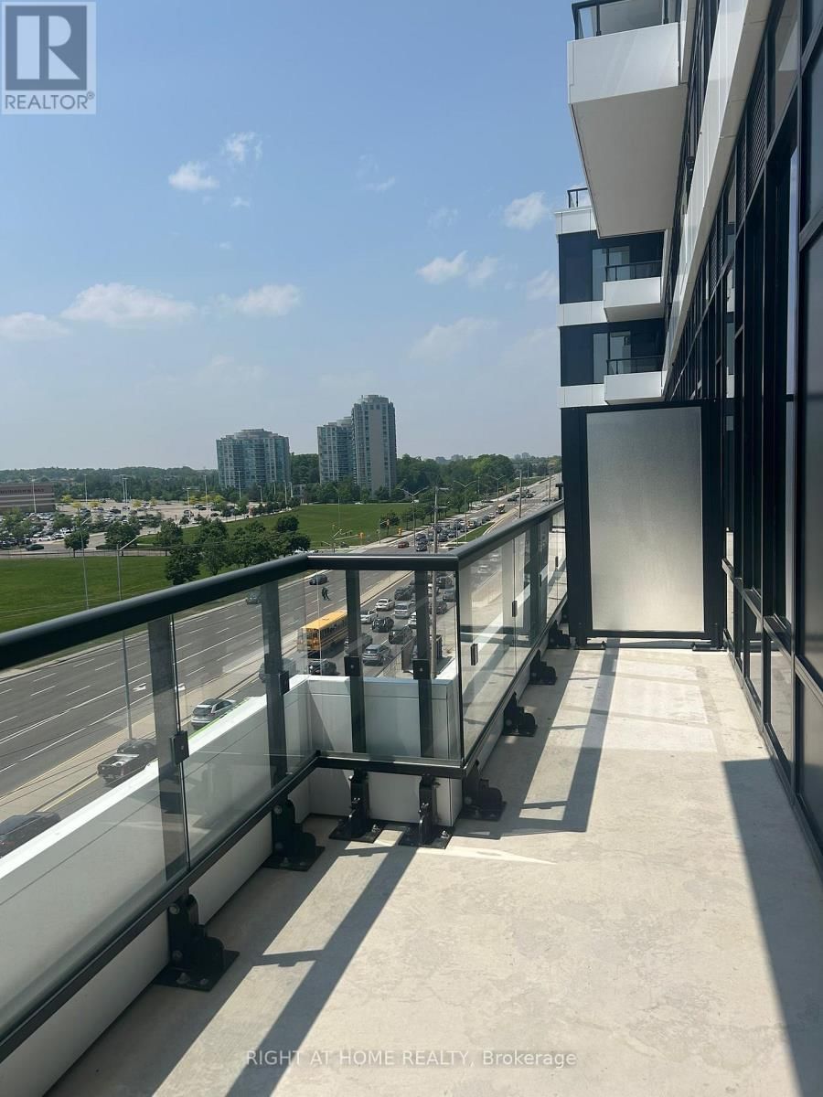 723 - 2485 EGLINTON AVENUE WEST Image 16
