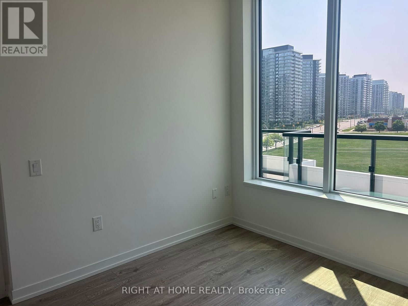 723 - 2485 EGLINTON AVENUE WEST Image 28