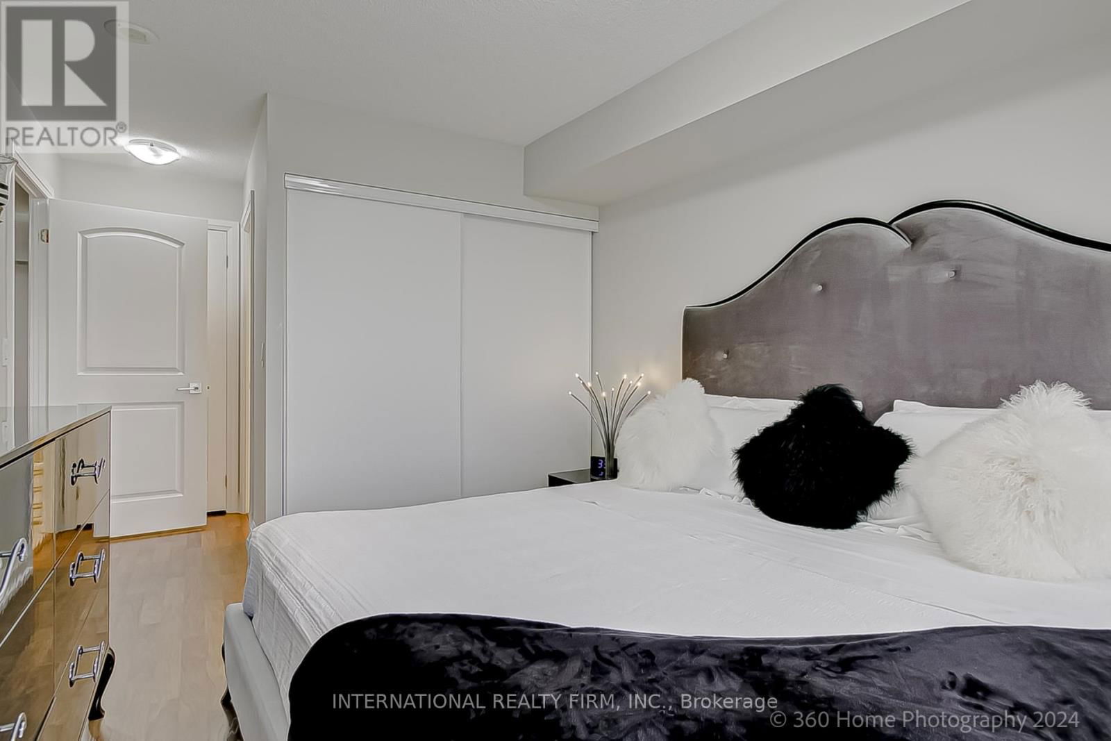 909 - 1070 SHEPPARD AVENUE WEST Image 15