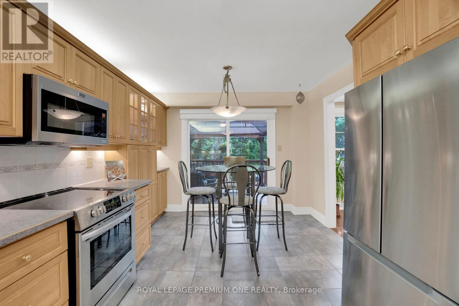 40 PARKEND AVENUE Image 14