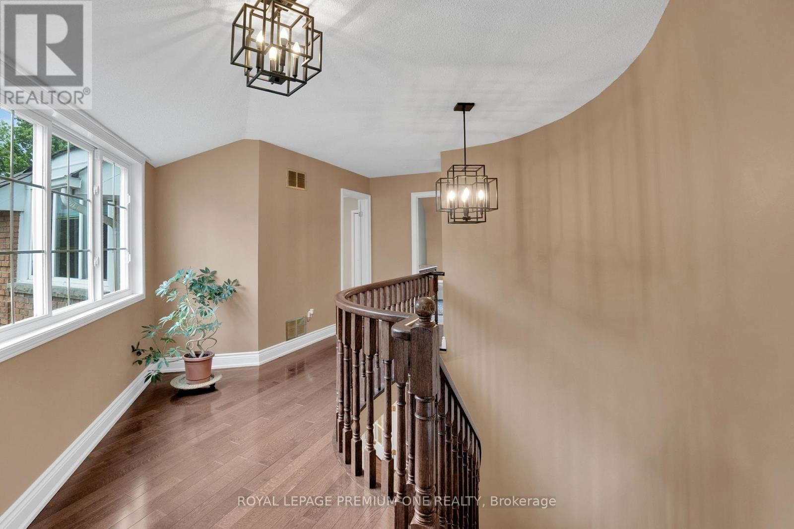 40 PARKEND AVENUE Image 20