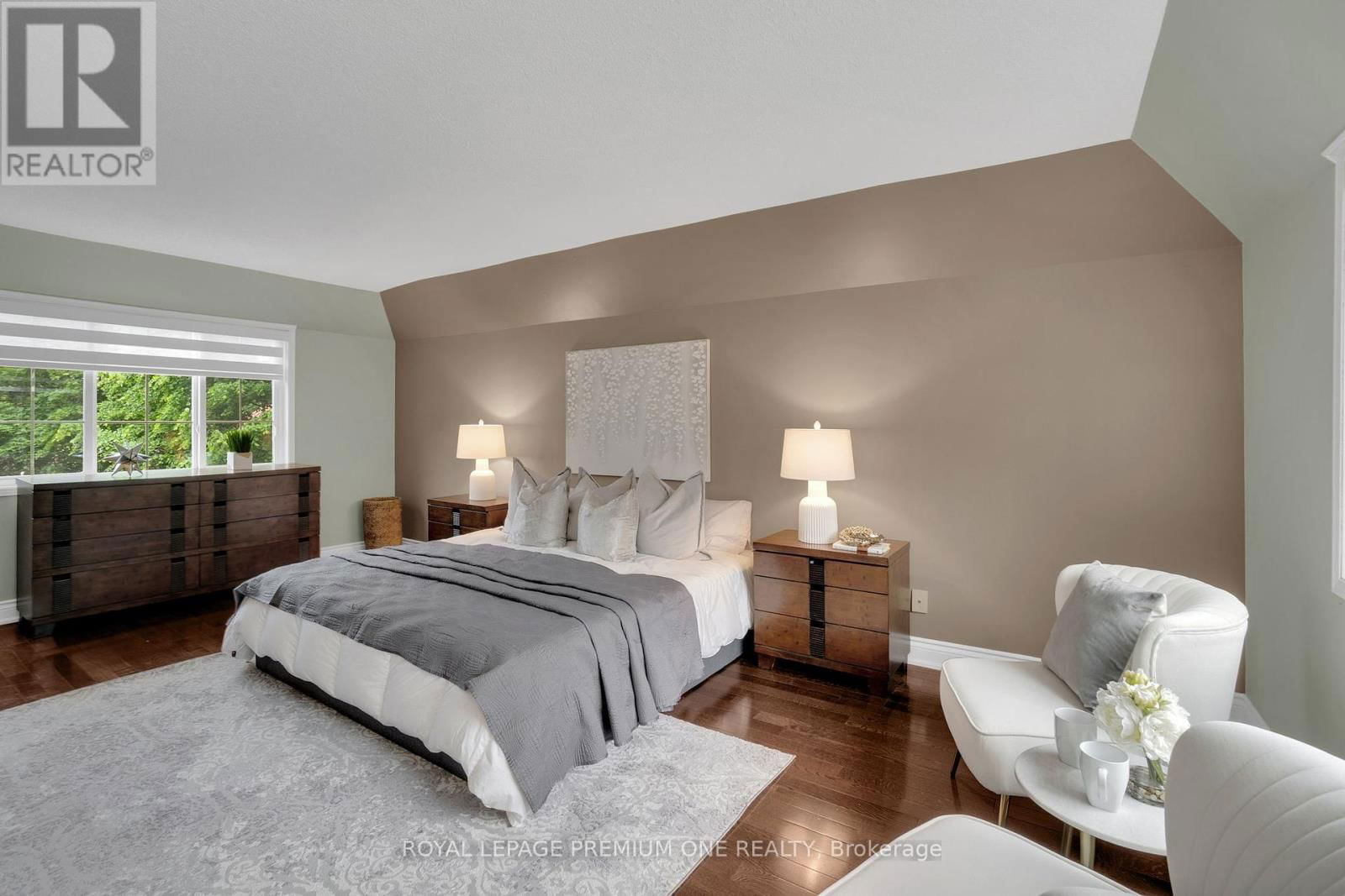 40 PARKEND AVENUE Image 21
