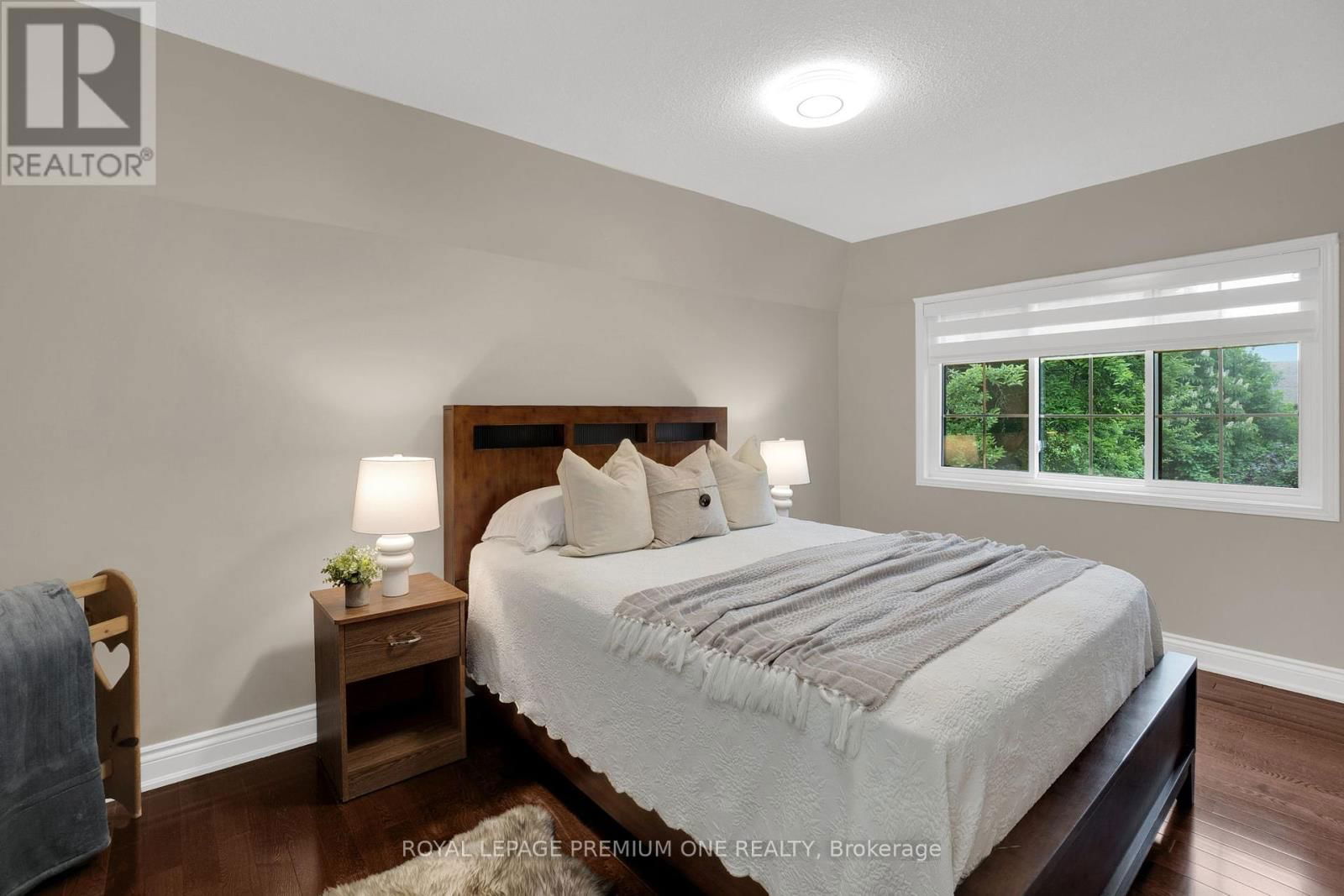 40 PARKEND AVENUE Image 24