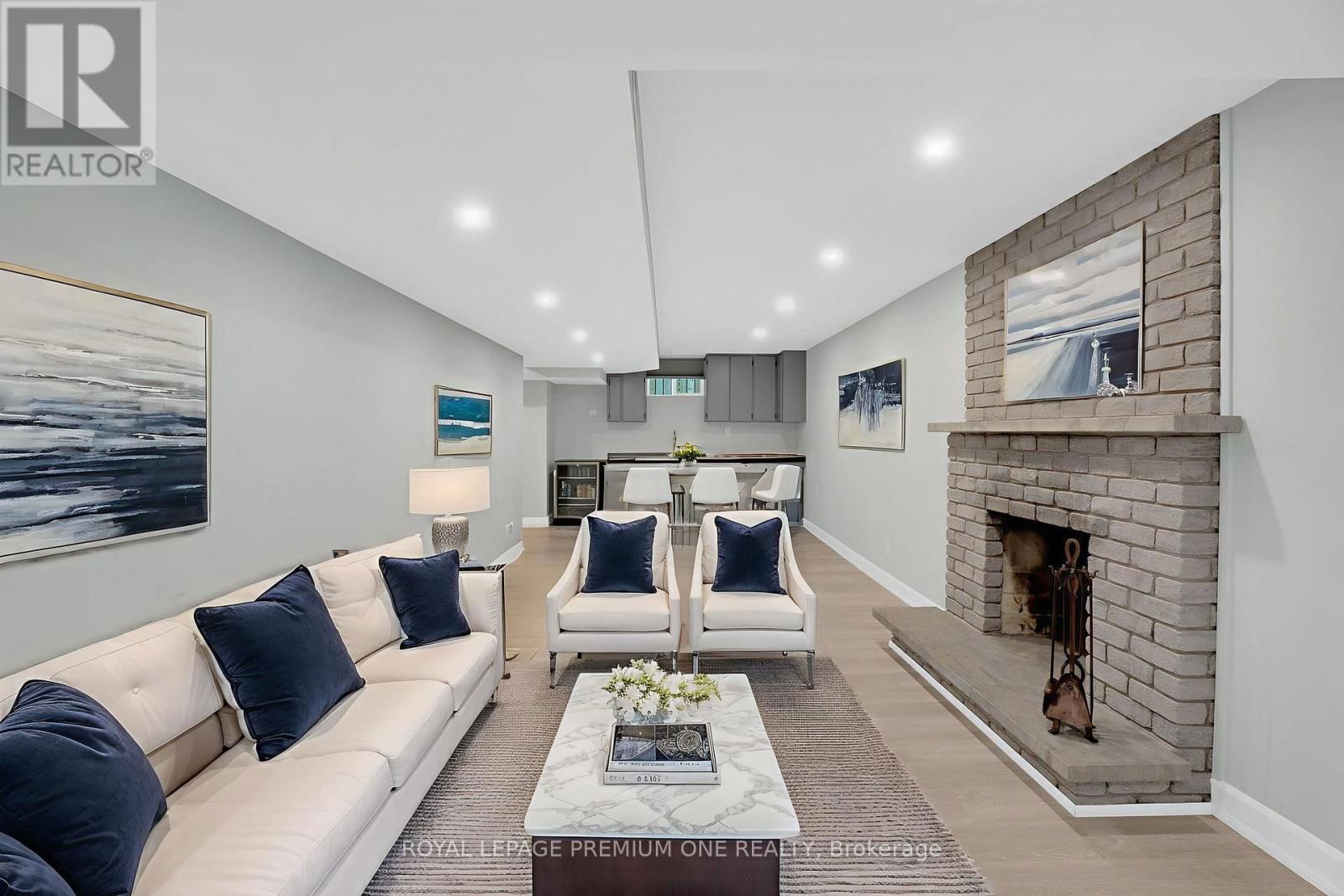 40 PARKEND AVENUE Image 28