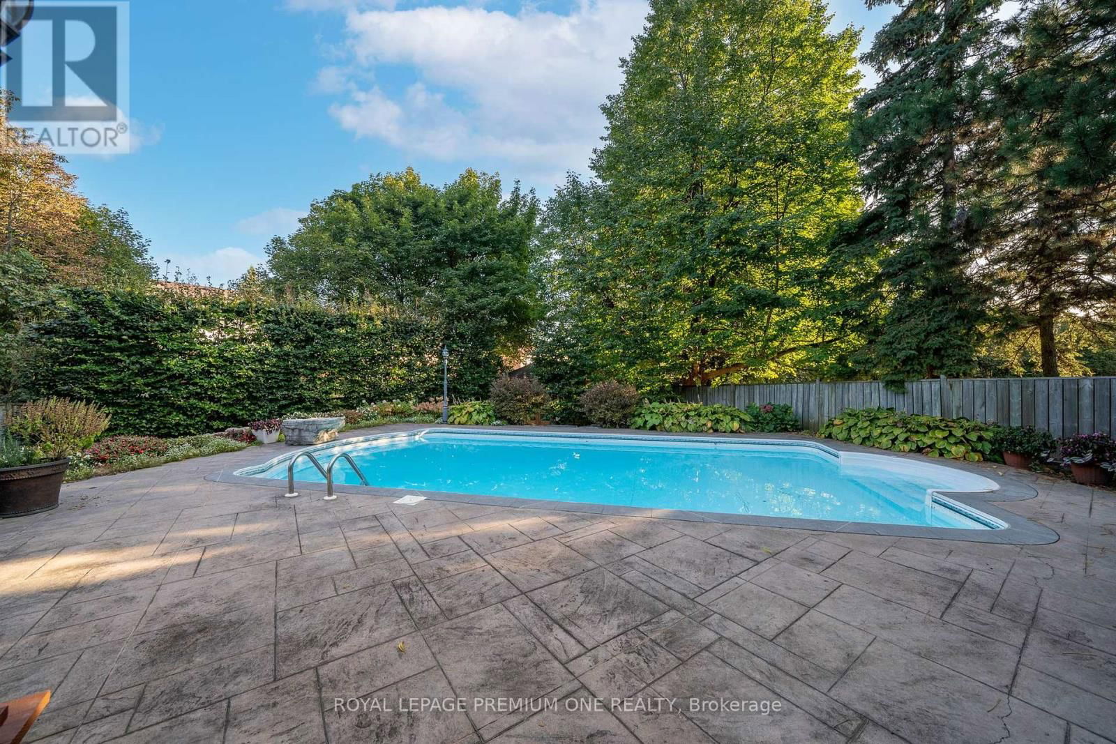 40 PARKEND AVENUE Image 33