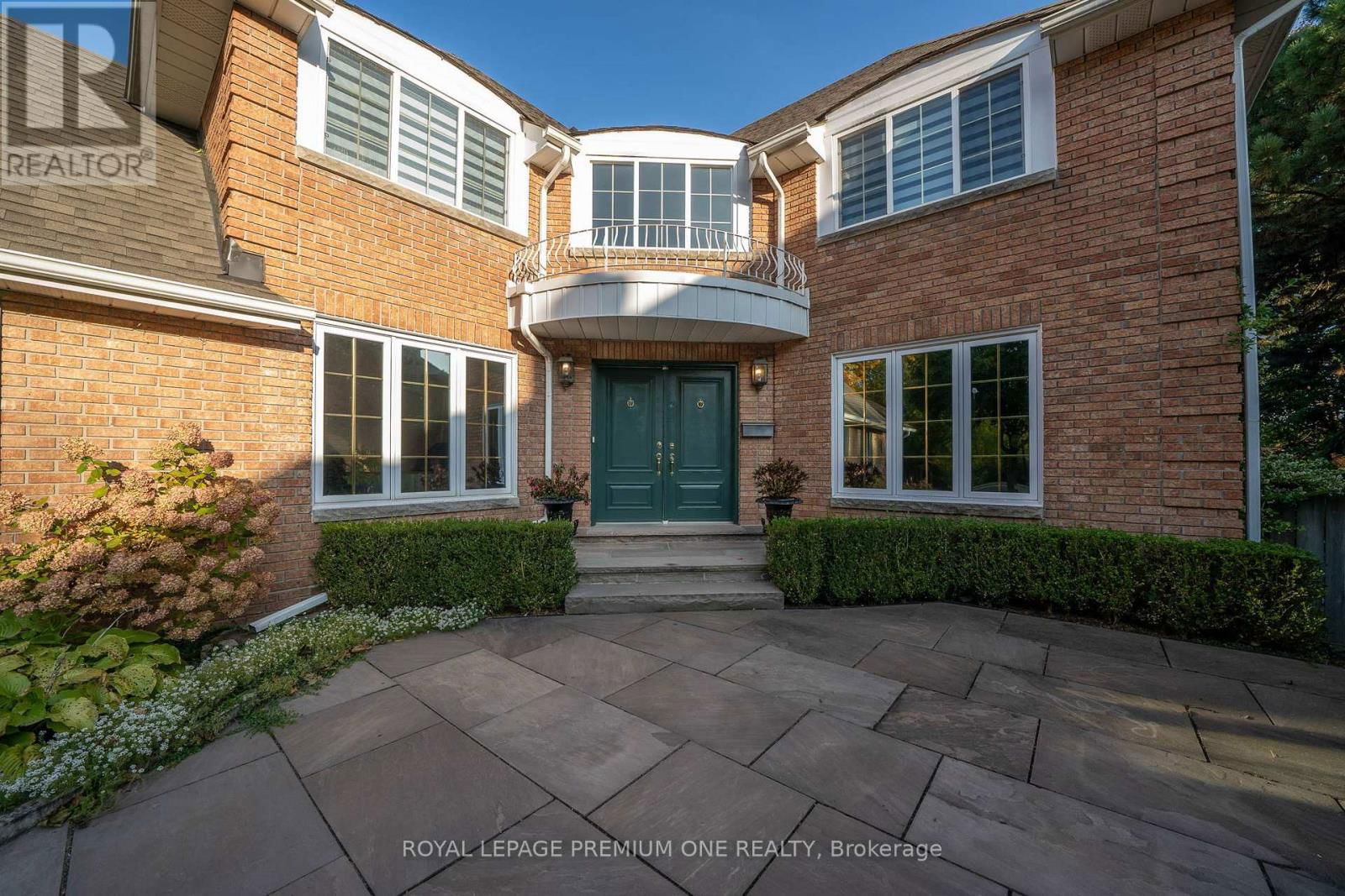 40 PARKEND AVENUE Image 7