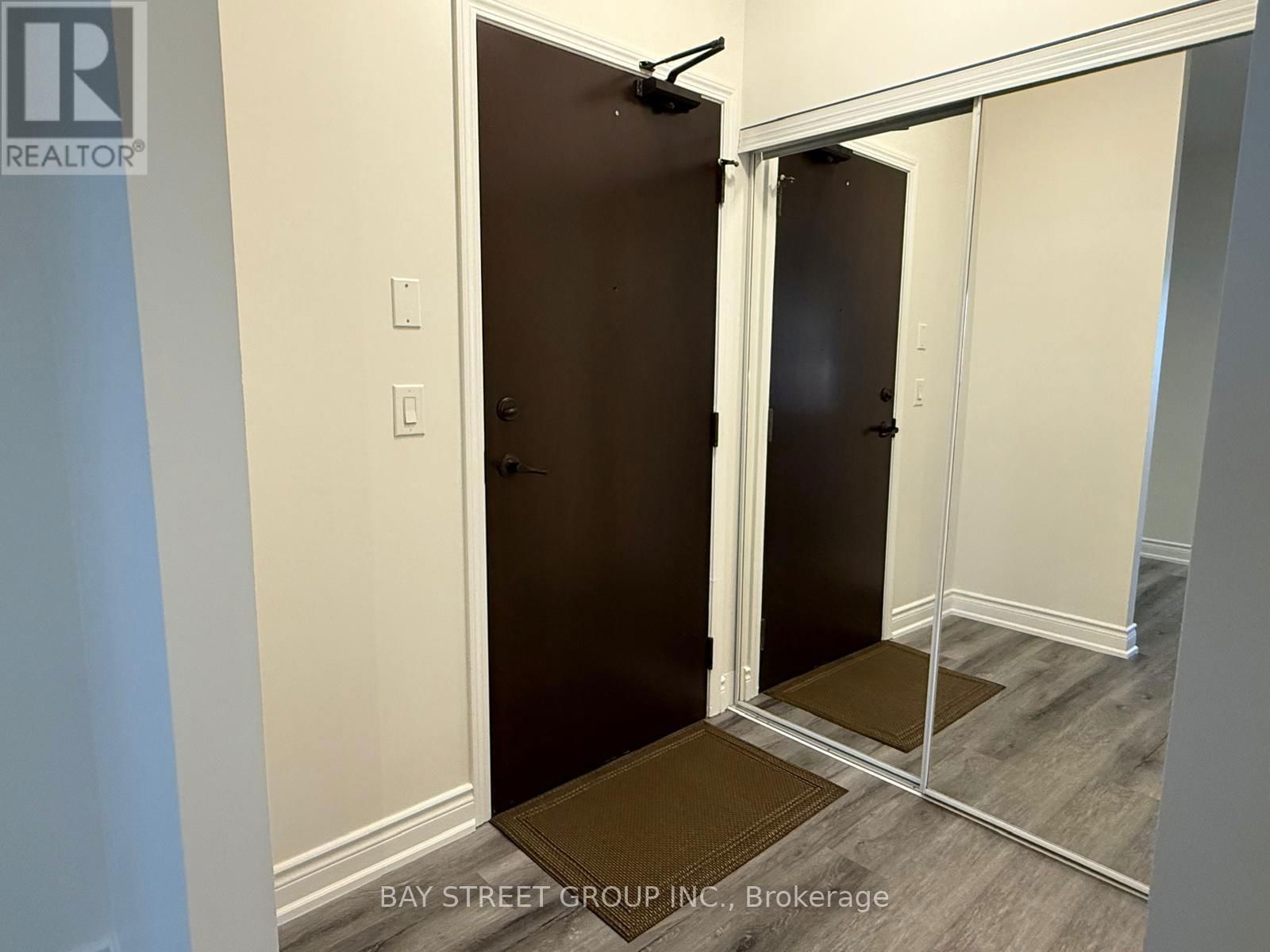 1807 - 385 PRINCE OF WALES DRIVE Image 10