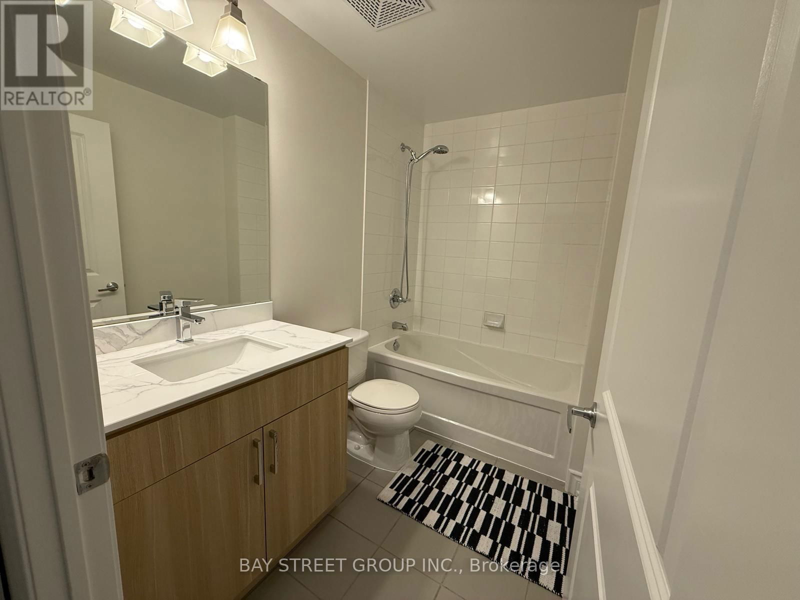 1807 - 385 PRINCE OF WALES DRIVE Image 11