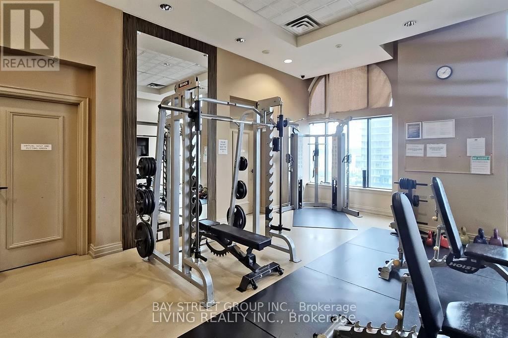 1807 - 385 PRINCE OF WALES DRIVE Image 26