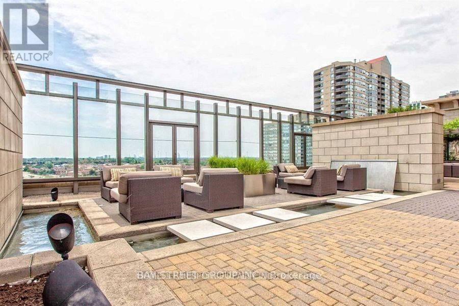 1807 - 385 PRINCE OF WALES DRIVE Image 37