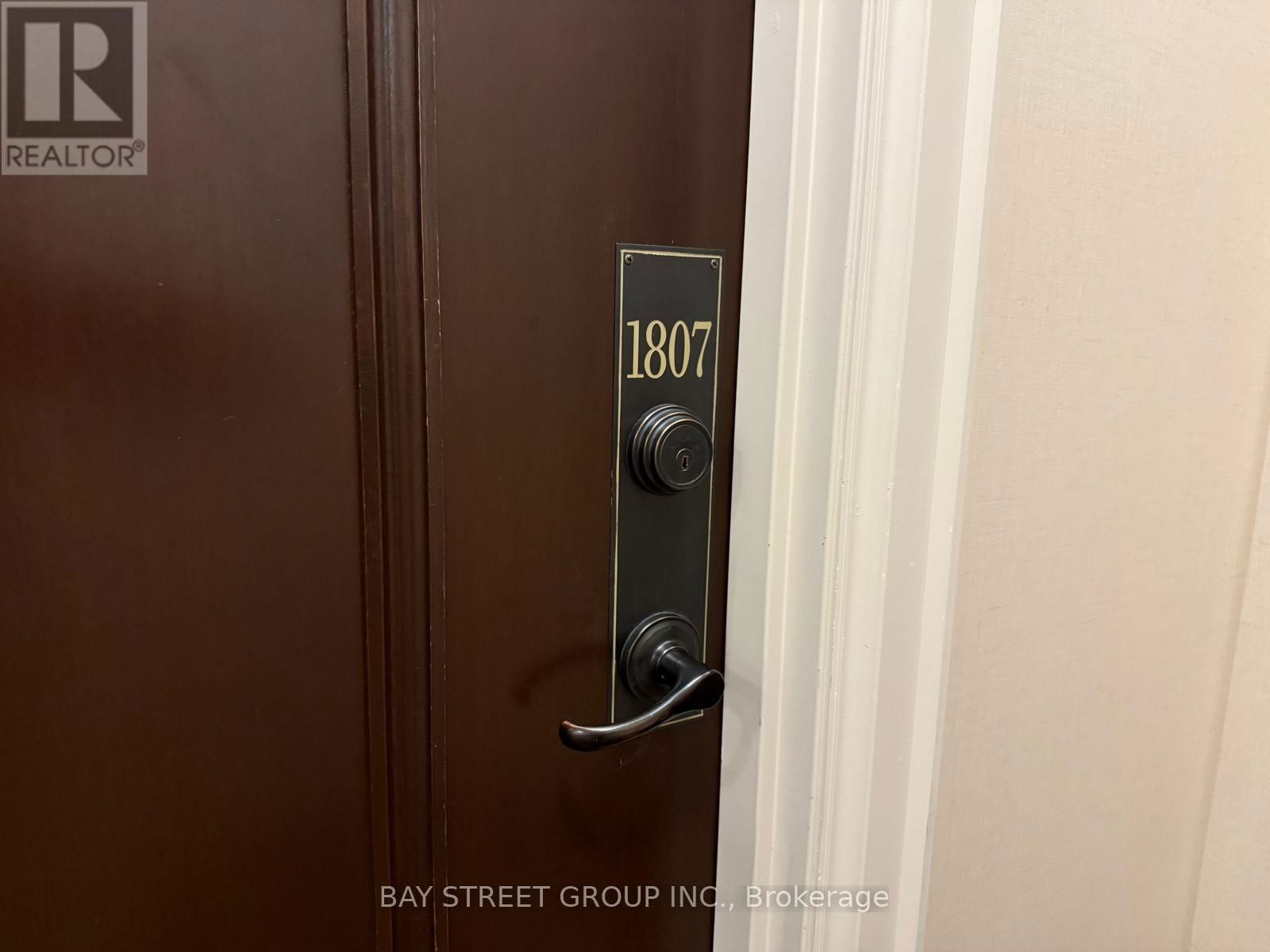 1807 - 385 PRINCE OF WALES DRIVE Image 8