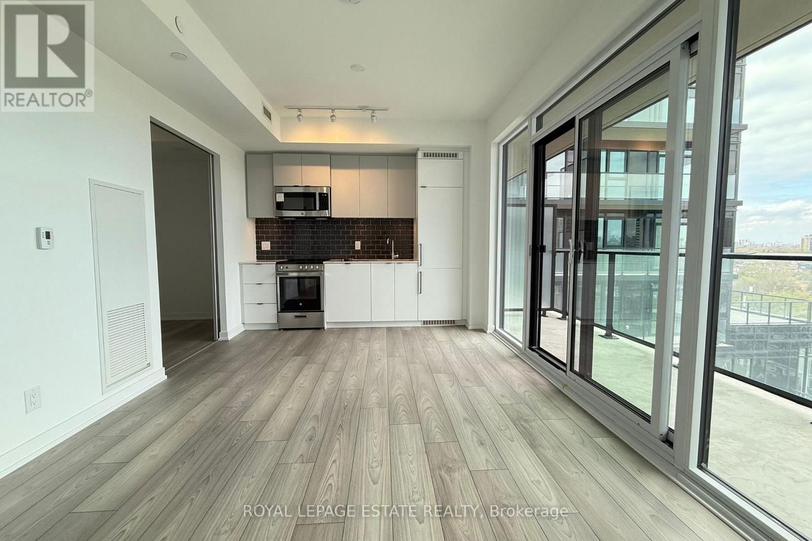 902 - 285 DUFFERIN ST STREET Image 4