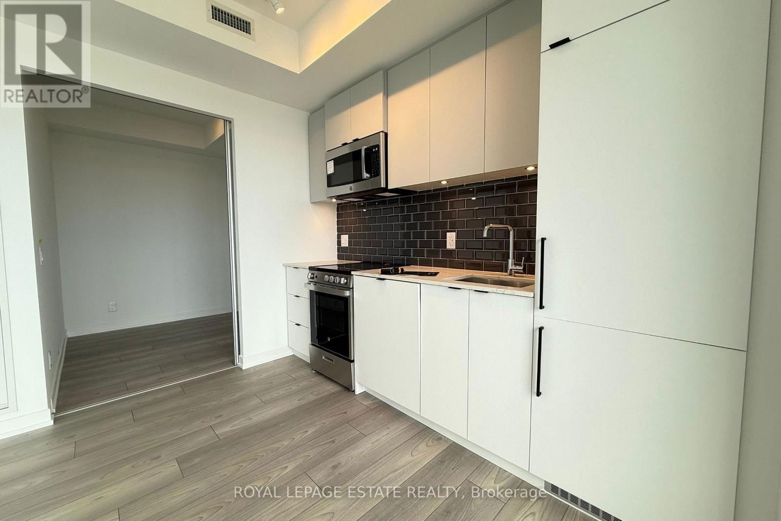 902 - 285 DUFFERIN ST STREET Image 5
