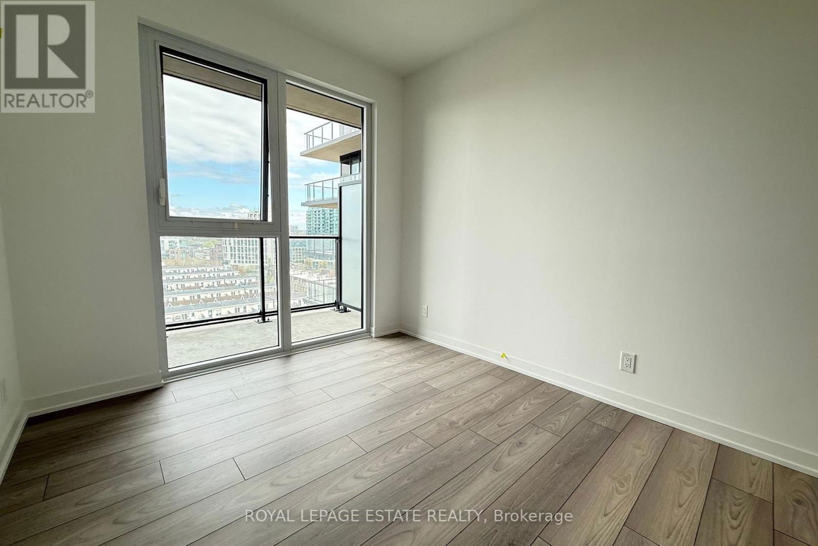 902 - 285 DUFFERIN ST STREET Image 8