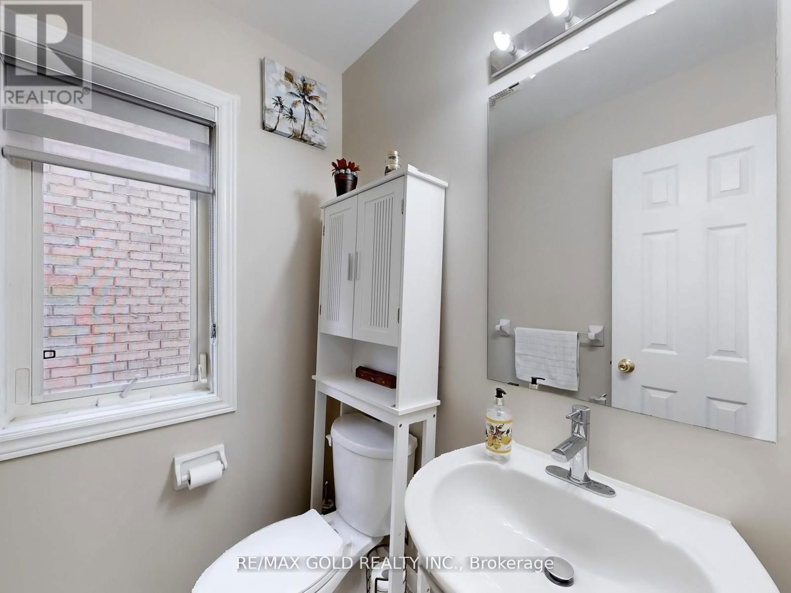 6 FOXHOLLOW ROAD Image 12
