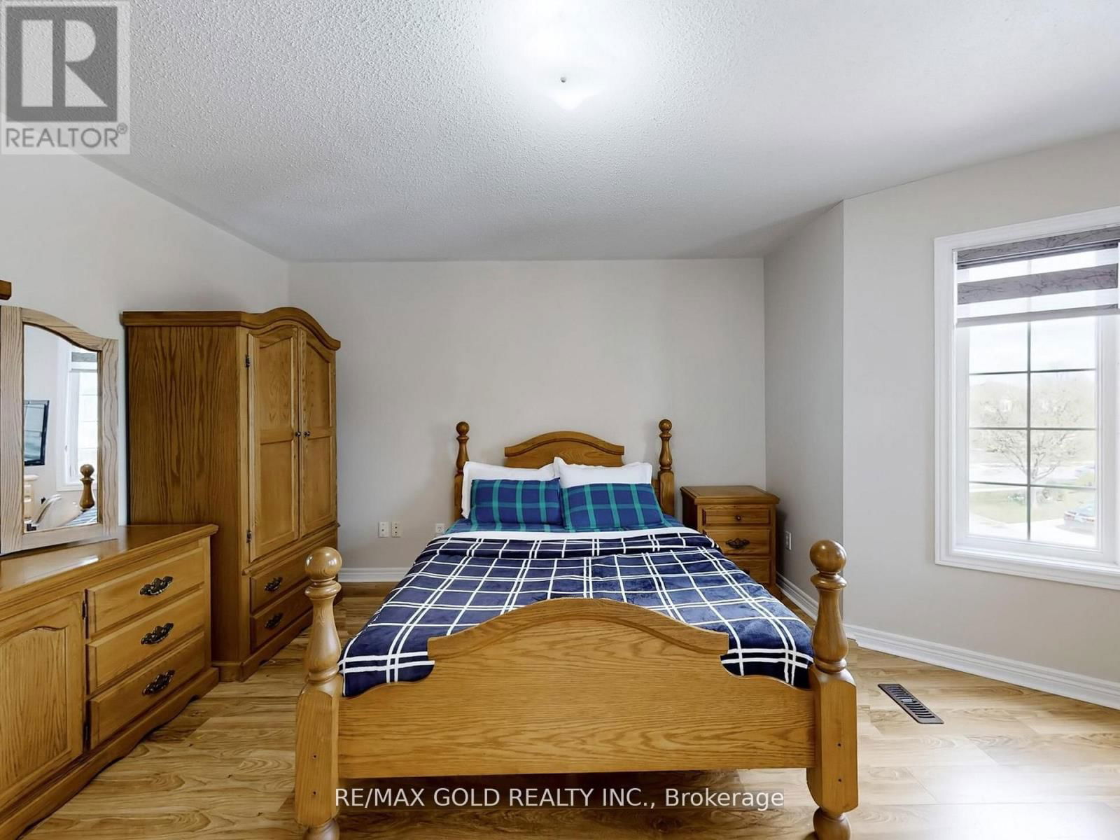 6 FOXHOLLOW ROAD Image 20