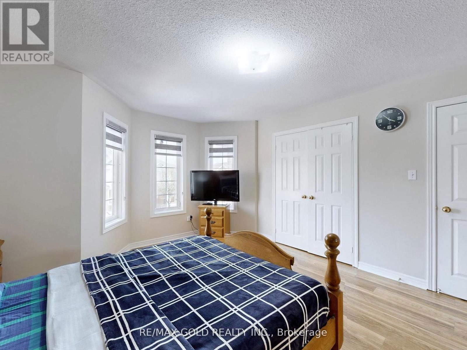 6 FOXHOLLOW ROAD Image 21
