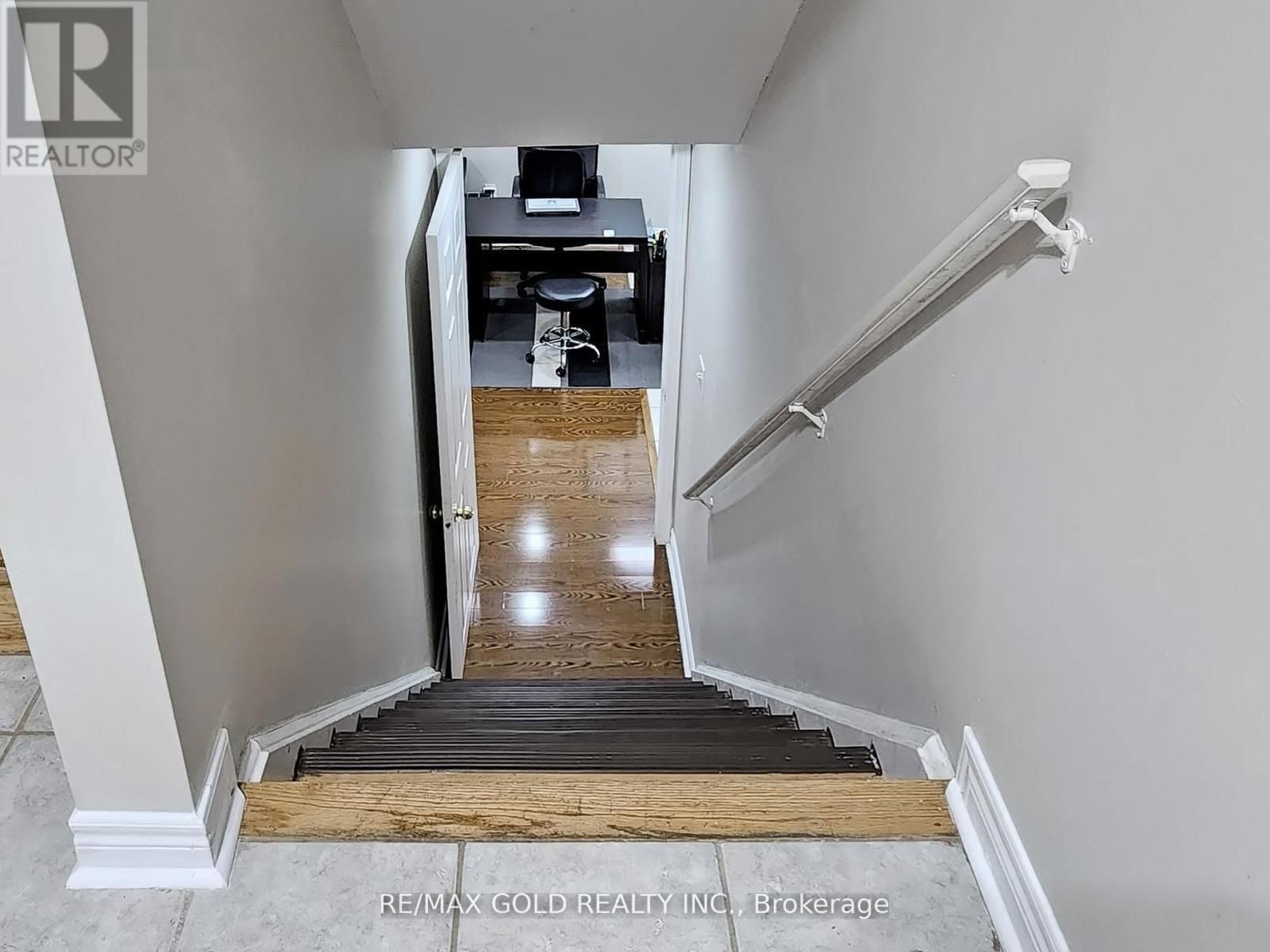 6 FOXHOLLOW ROAD Image 24
