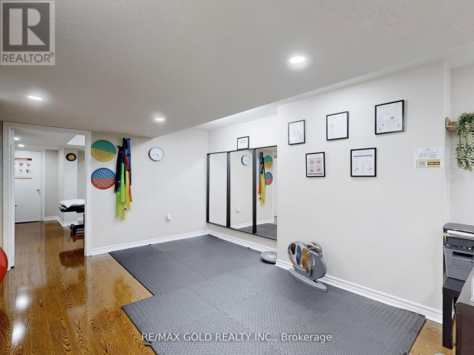 6 FOXHOLLOW ROAD Image 26