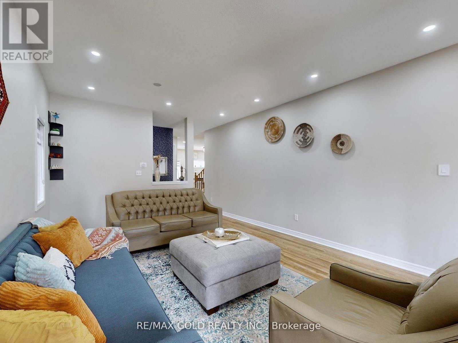 6 FOXHOLLOW ROAD Image 6