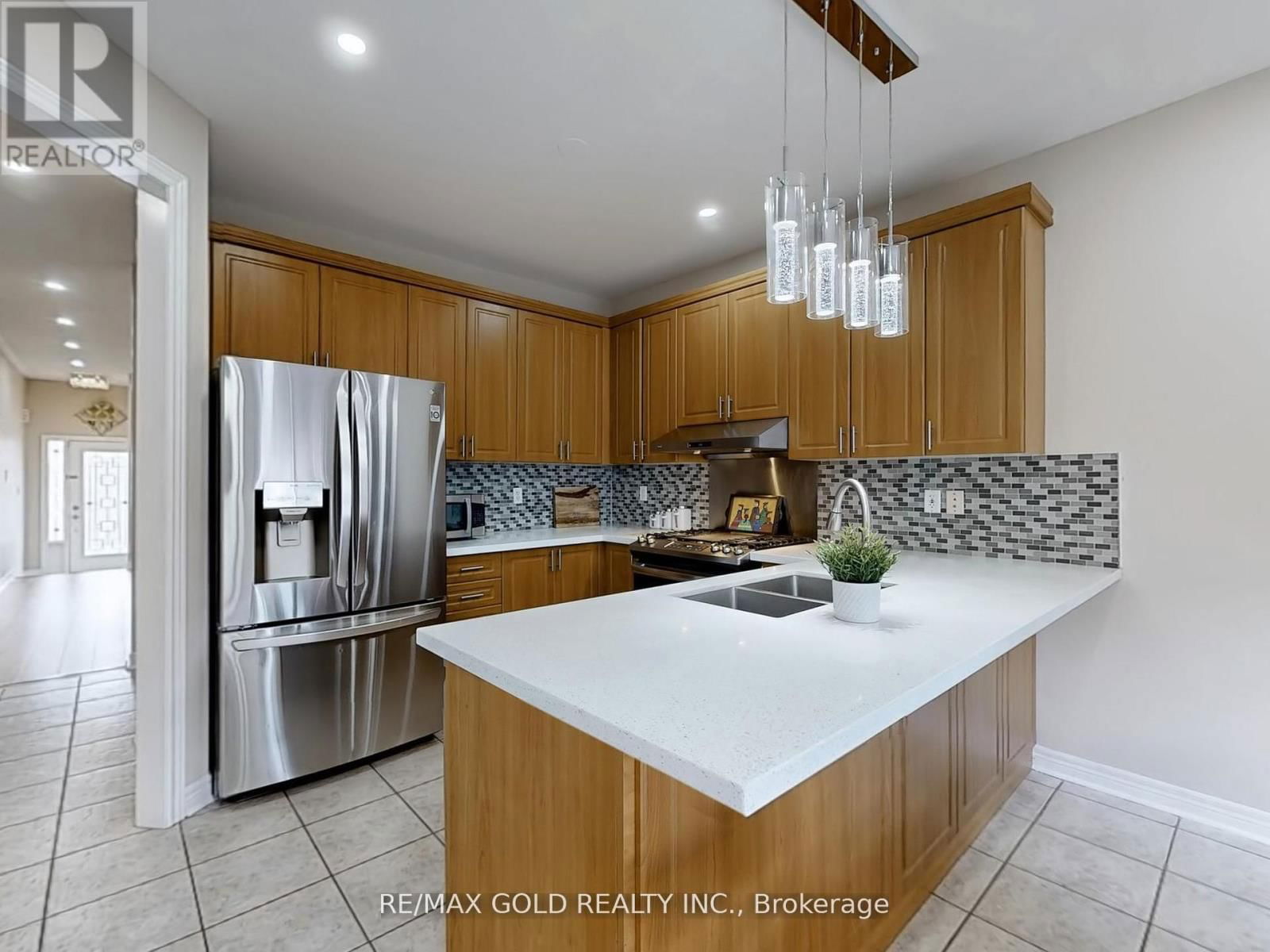 6 FOXHOLLOW ROAD Image 9