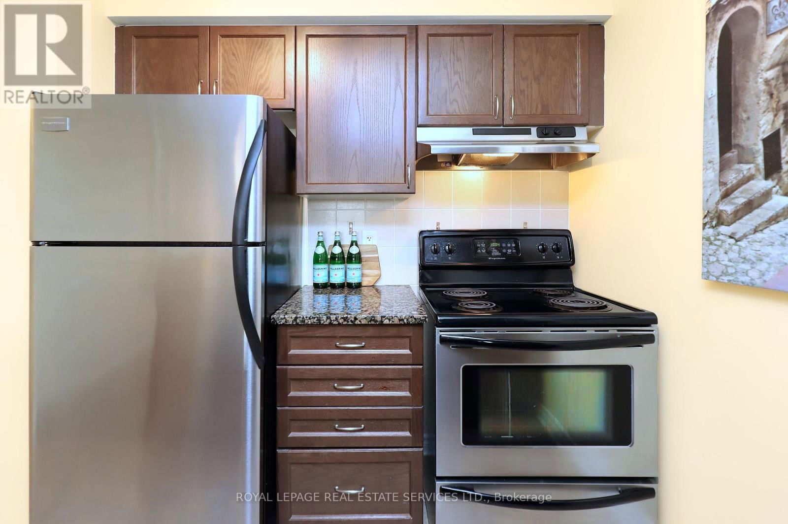 405 - 2379 CENTRAL PARK DRIVE Image 11