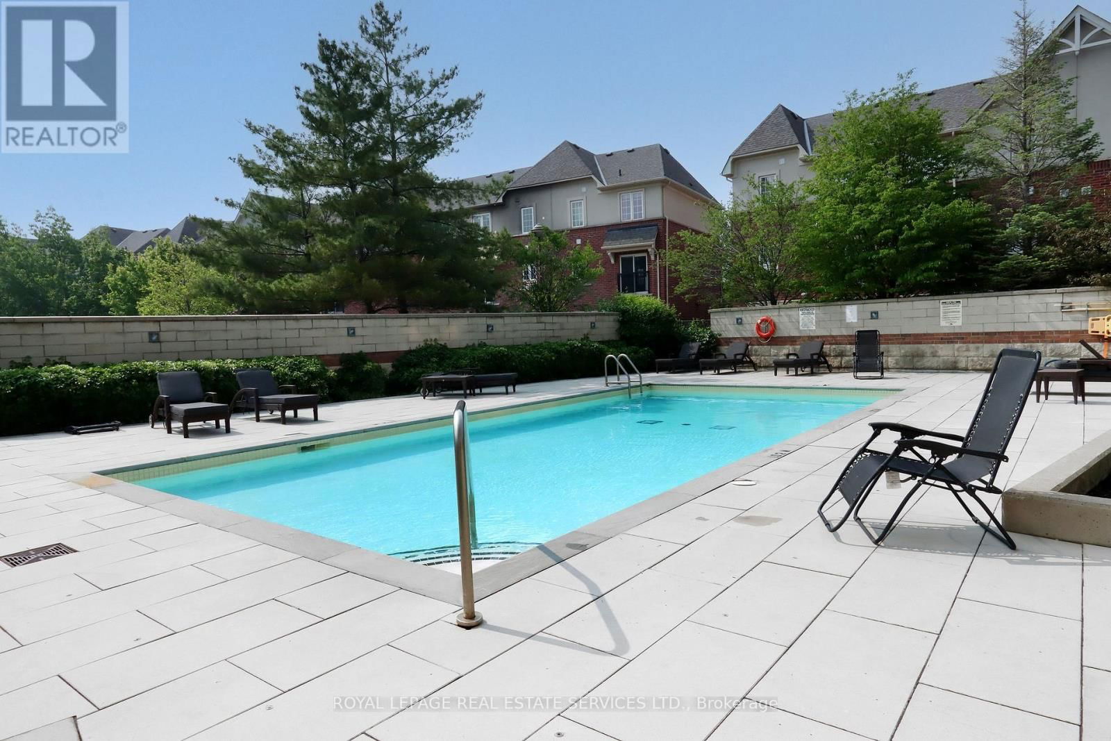 405 - 2379 CENTRAL PARK DRIVE Image 28